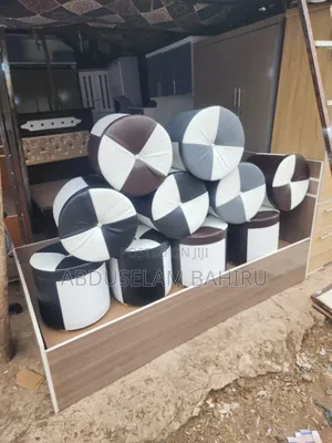 ኩርሲ Small Chairs