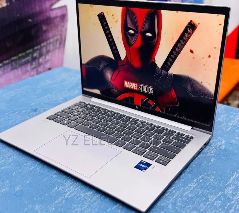 New Laptop HP ZBook Firefly 14 G10 16GB Intel Core i7 SSD 512GB
