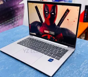 New Laptop HP ZBook Firefly 14 G10 16GB Intel Core i7 SSD 512GB