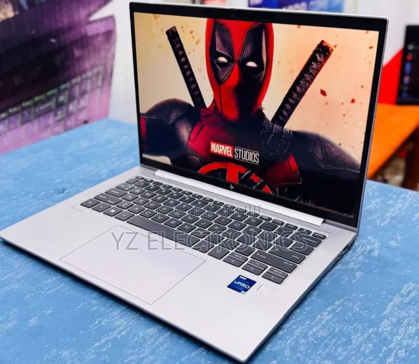 New Laptop HP ZBook Firefly 14 G10 16GB Intel Core i7 SSD 512GB