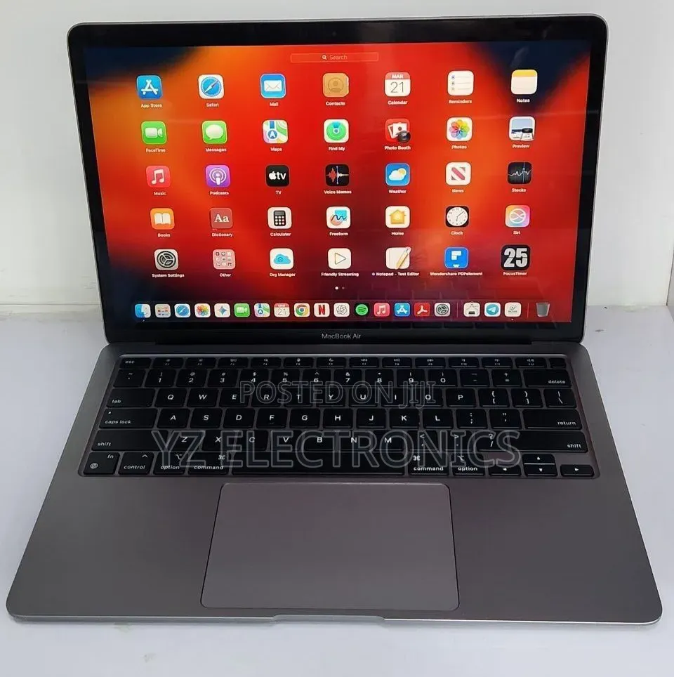 New Laptop Apple MacBook Pro 2020 M1 8GB Intel Core i5 SSD 256GB