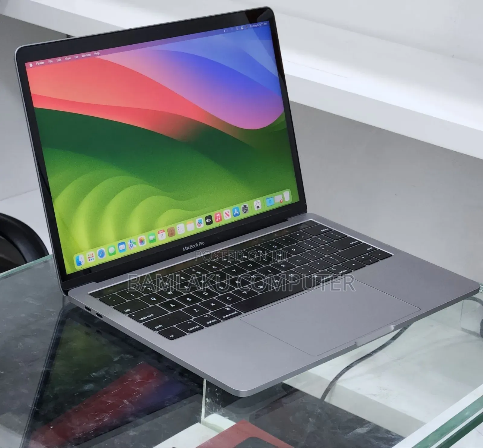 New Laptop Apple MacBook Pro 2019 16GB Intel Core i7 SSD 256GB