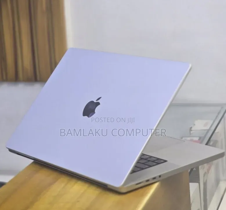 New Laptop Apple MacBook Pro 2021 M1 32GB Apple M1 Pro SSD 512GB