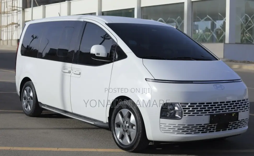 New Hyundai Staria 2023 White
