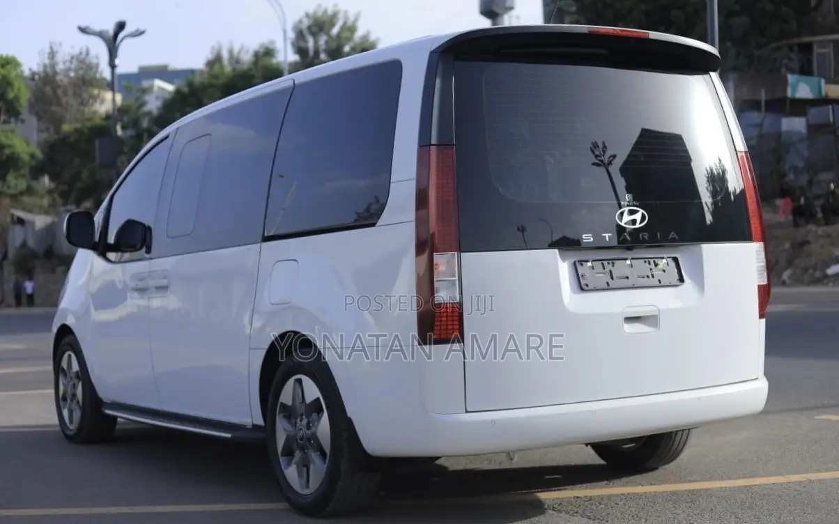 New Hyundai Staria 2023 White