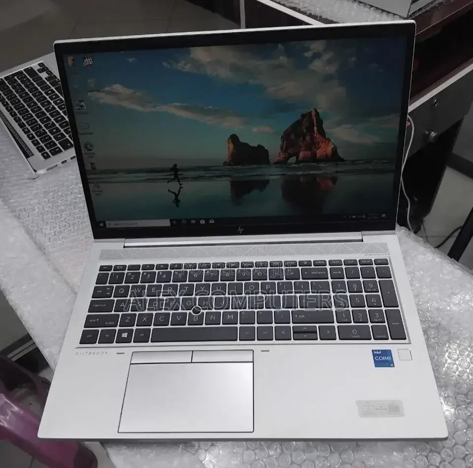 New Laptop HP EliteBook 840 16GB Intel Core i5 SSD 512GB