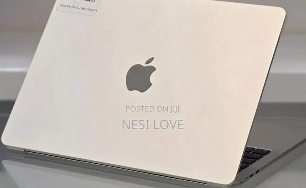 New Laptop Apple MacBook Air 2025 M4 13-inch 16GB SSD 256GB