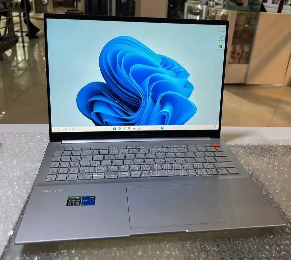 New Laptop Asus VivoBook 15 X505BA 16GB Intel Core i5 SSD 512GB