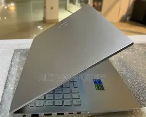 New Laptop Asus VivoBook 15 X505BA 16GB Intel Core i5 SSD 512GB