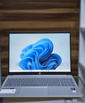 New Laptop HP Pavilion 15 8GB Intel Core Ultra 5 SSD 512GB