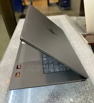 New Laptop HP OmniBook 5 16" 16GB AMD Ryzen 5 SSD 512GB