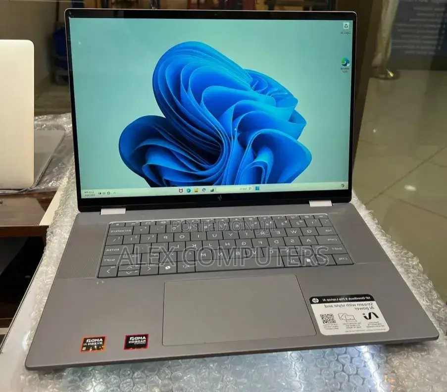New Laptop HP OmniBook 5 16" 16GB AMD Ryzen 5 SSD 512GB