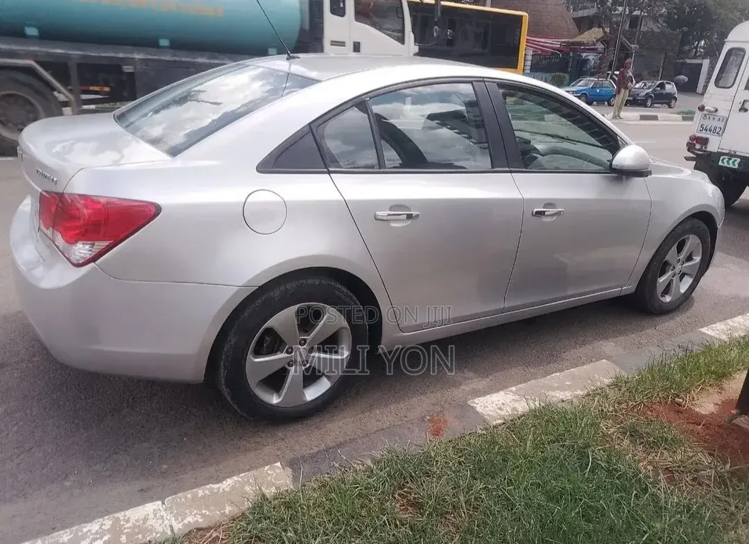 Chevrolet Cruze 2012 Silver