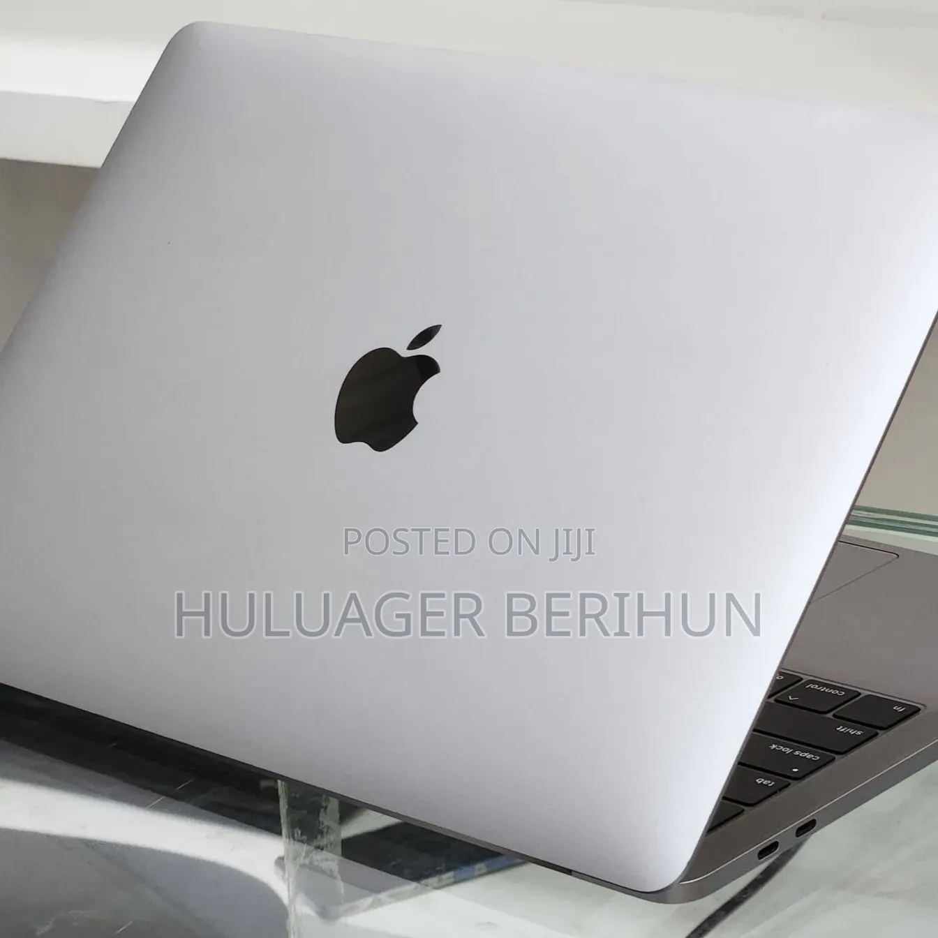 New Laptop Apple MacBook Pro 2019 16GB Intel Core i7 SSD 256GB
