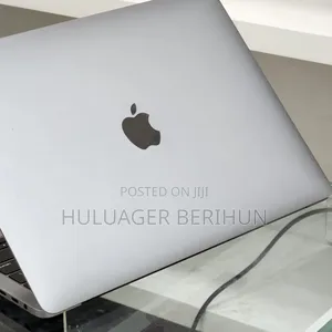 New Laptop Apple MacBook Pro 2019 16GB Intel Core i7 SSD 256GB