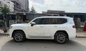 Toyota Land Cruiser 2022 White