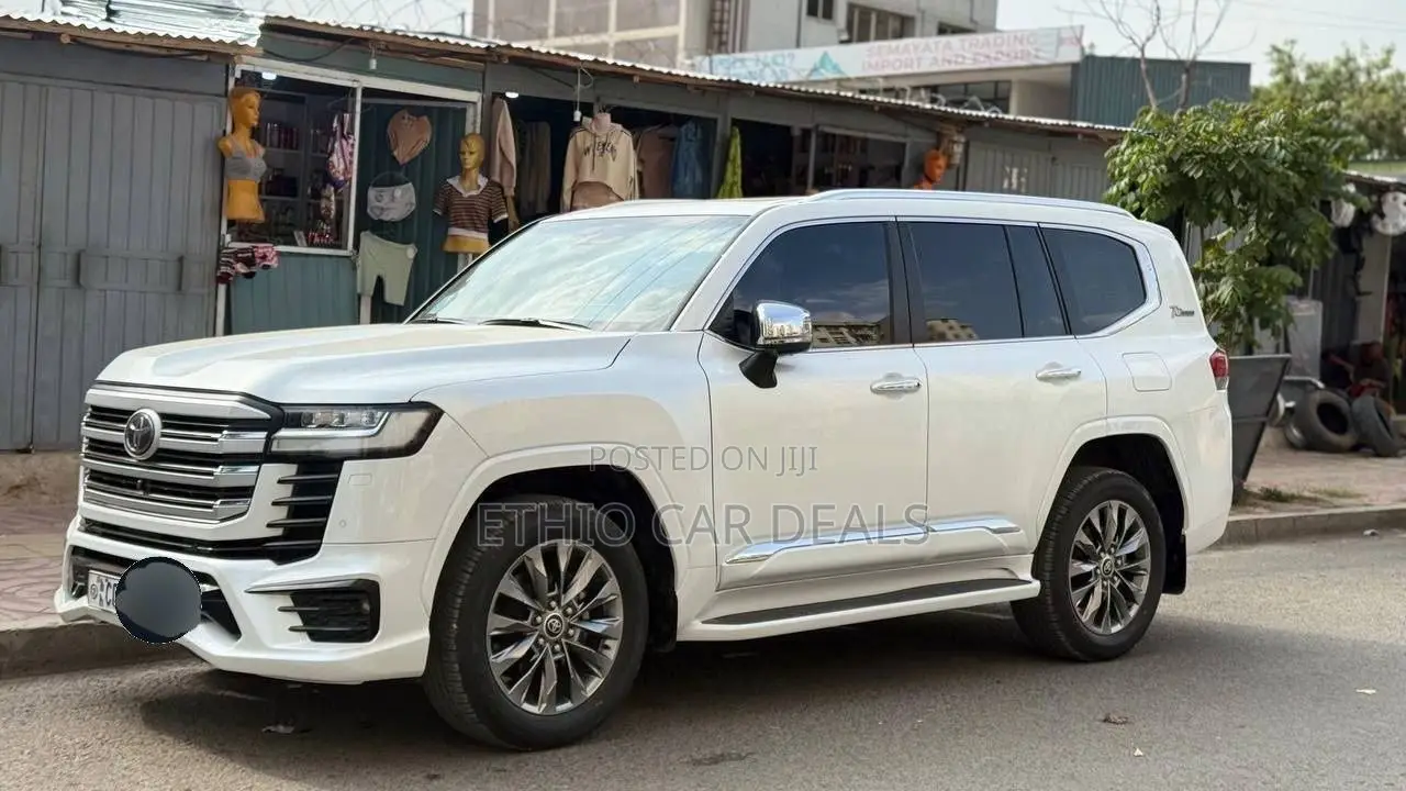 Toyota Land Cruiser 2022 White