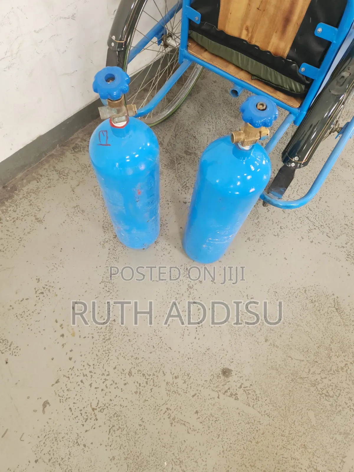 Oxygen Cylinder Stands - Secure Storage Transportation Oxygen New