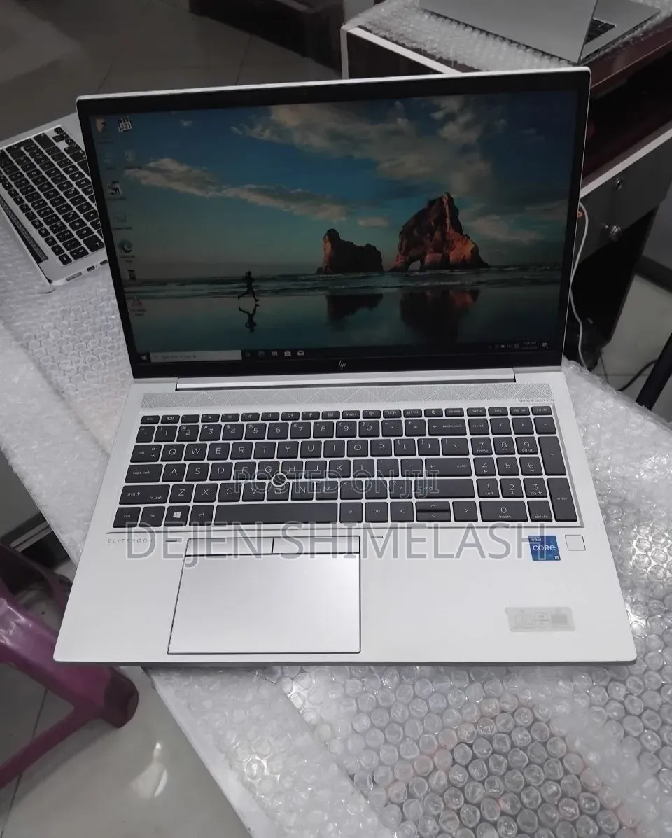 New Laptop HP EliteBook 840 G8 16GB Intel Core i5 SSD 512GB