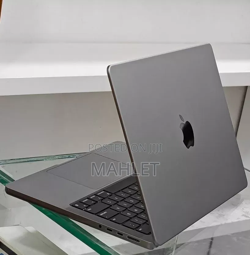 New Apple MacBook Pro 2024 M3 14-inch 8GB Intel Core i9 SSD 512GB