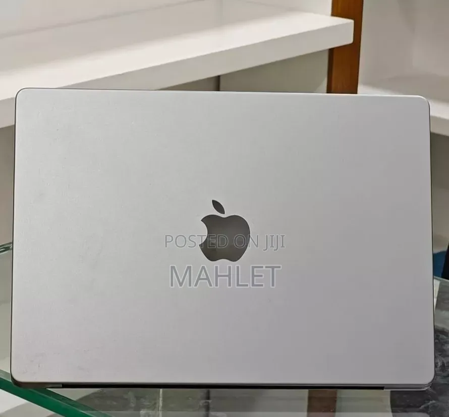 New Apple MacBook Pro 2024 M3 14-inch 8GB Intel Core i9 SSD 512GB