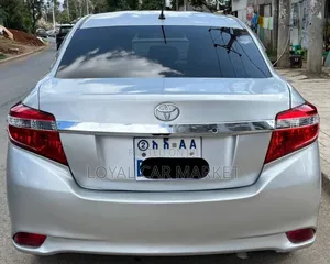 Toyota Yaris 2015 Silver