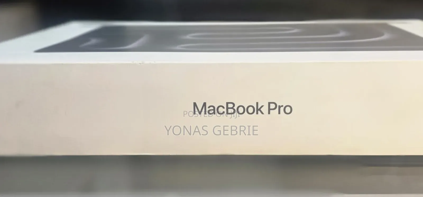 New Laptop Apple MacBook 36GB Apple M1 Max SSD 1T