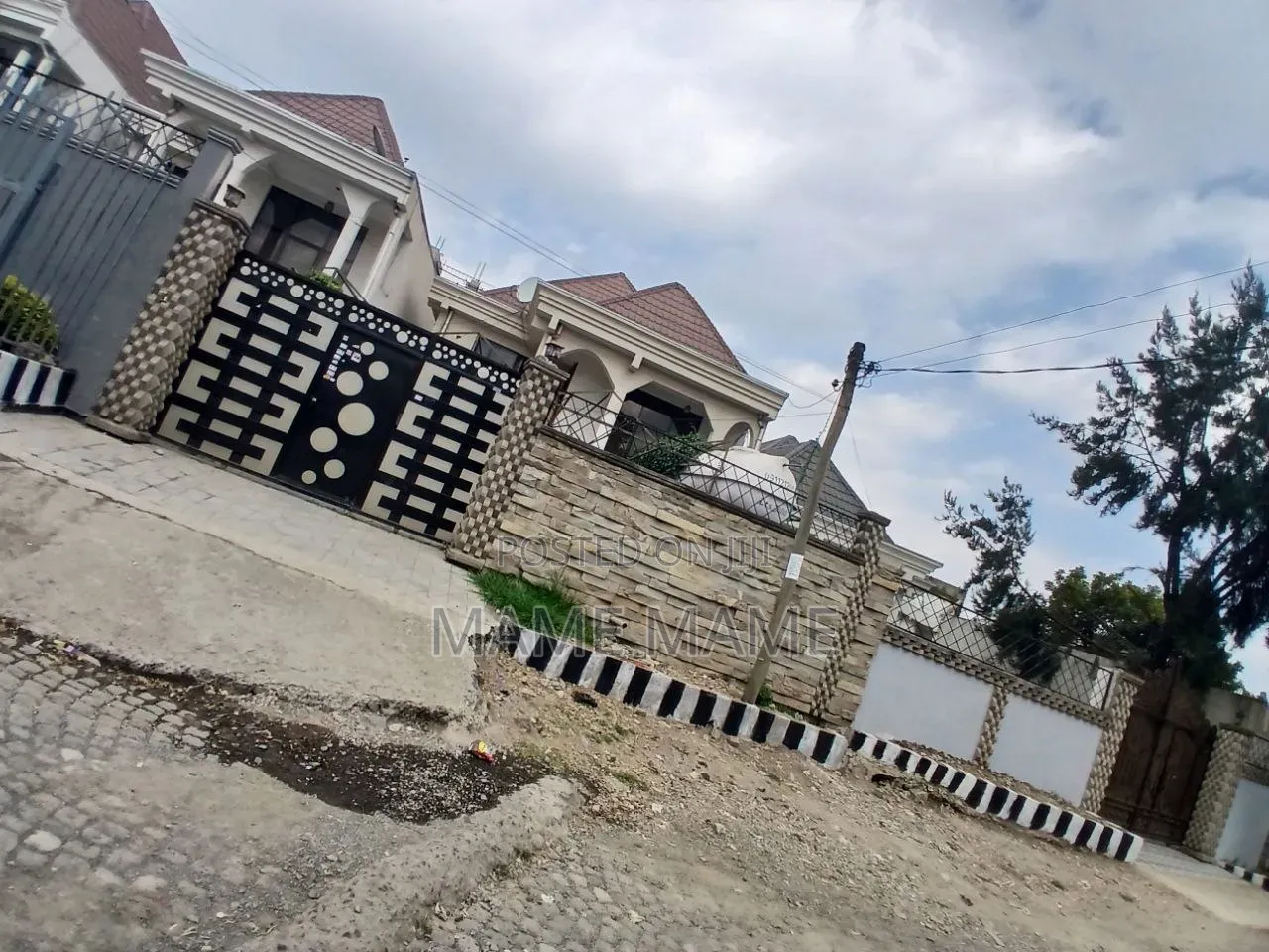 3bdrm Villa in Addis Abeba, Bole for sale