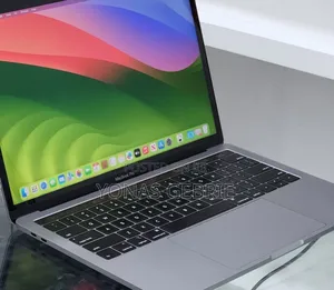 New Laptop Apple MacBook 16GB Intel Core i7 SSD 256GB