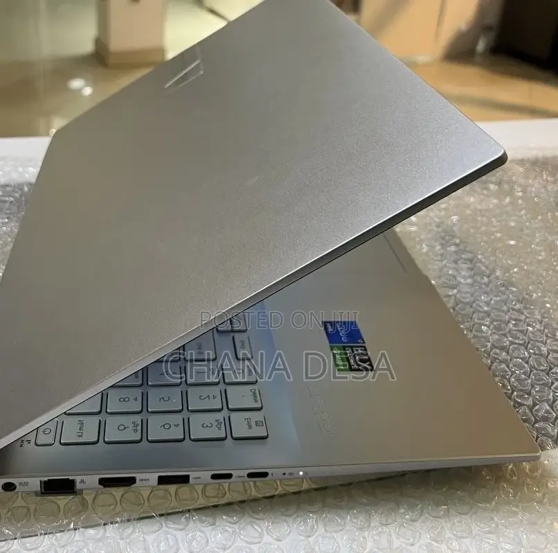 New Laptop Asus 16GB Intel Core i5 SSD 512GB