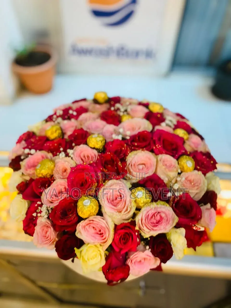 Table Flower With Chocolate
