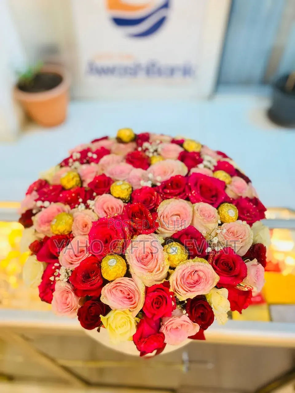 Table Flower With Chocolate