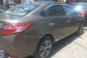 Toyota Yaris 2016 Purple