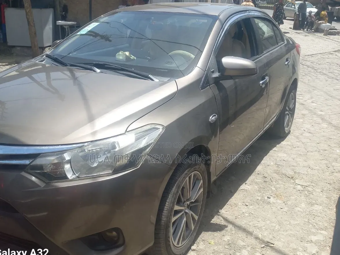 Toyota Yaris 2016 Purple
