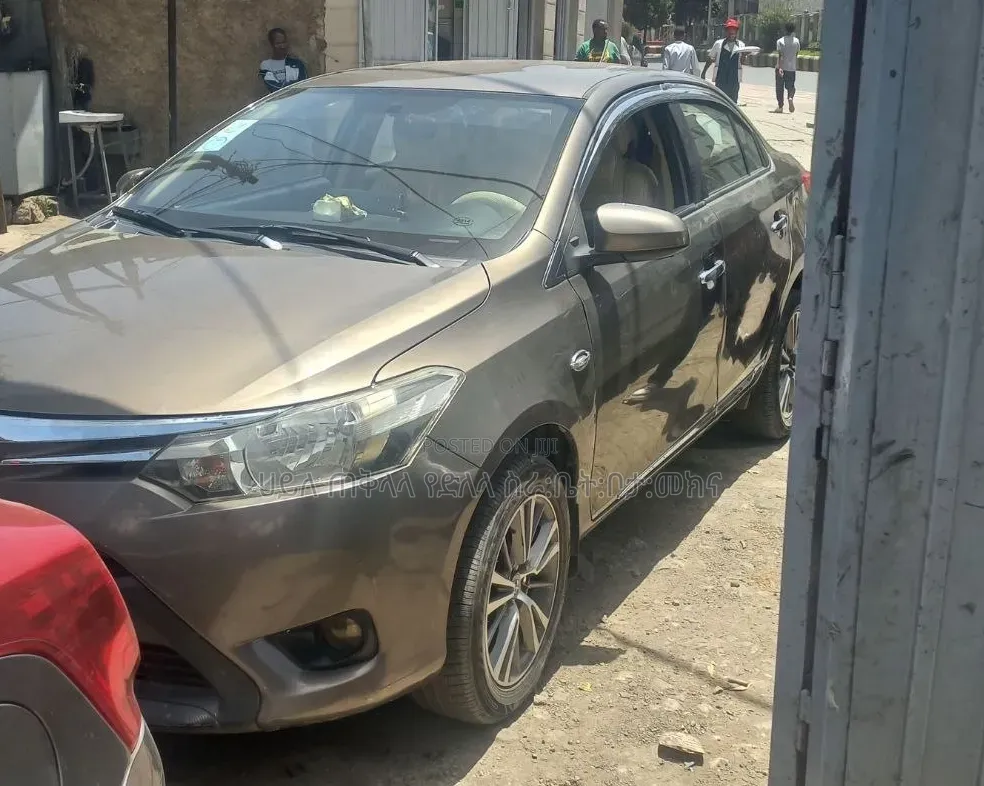 Toyota Yaris 2016 Purple