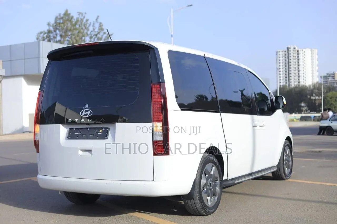 New Hyundai Staria 2023 White