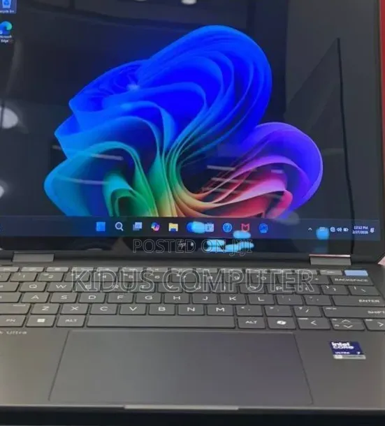 New Laptop HP OmniBook X Flip 14" 16GB Intel Core Ultra 7 SSD 1T