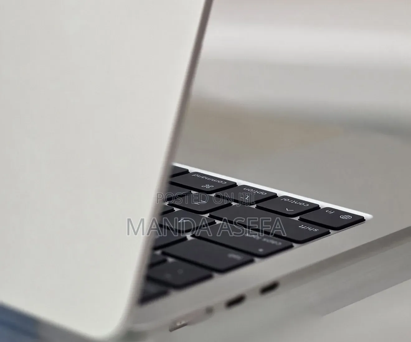 New Laptop Apple MacBook Air 2025 M4 13-inch 16GB Apple M4 SSD 256GB