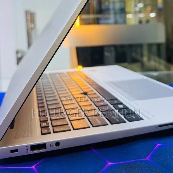 New Laptop HP EliteBook 840 G10 16GB Intel Core i7 SSD 512GB