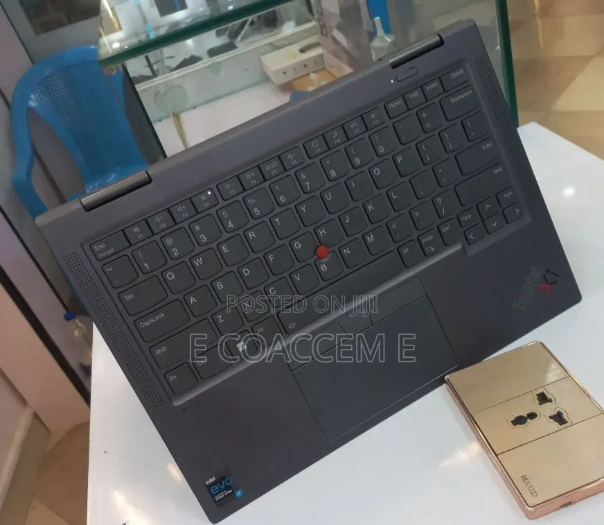 New Laptop Lenovo ThinkPad X1 Yoga 16GB Intel Core i7 SSD 512GB