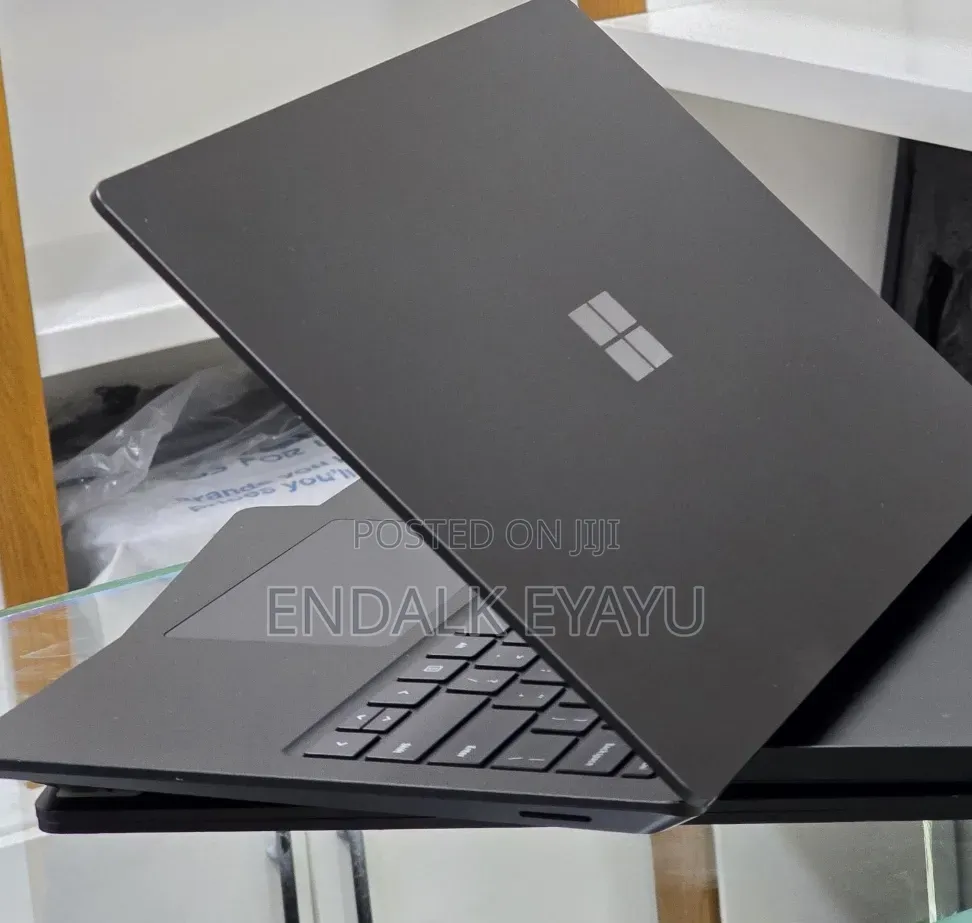 New Laptop Microsoft Surface Laptop 5 16GB Intel Core i7 SSD 512GB