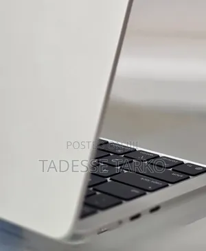 New Laptop Apple MacBook Air 2025 M4 13-inch 16GB Apple M4 SSD 256GB