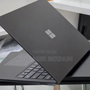 New Laptop Microsoft Surface 16GB Intel Core i7 SSD 512GB