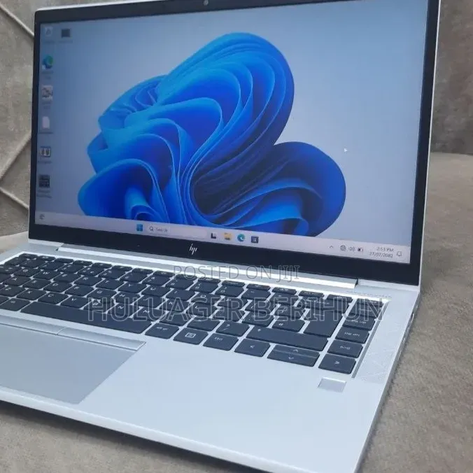 New Laptop HP EliteBook 840 G8 16GB Intel Core i7 SSD 512GB