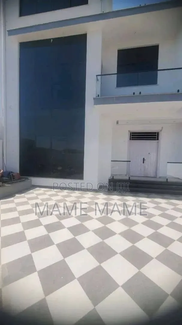 7bdrm House in Addis Abeba, Bole for sale