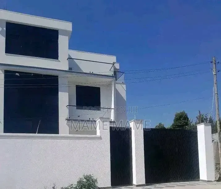 7bdrm House in Addis Abeba, Bole for sale