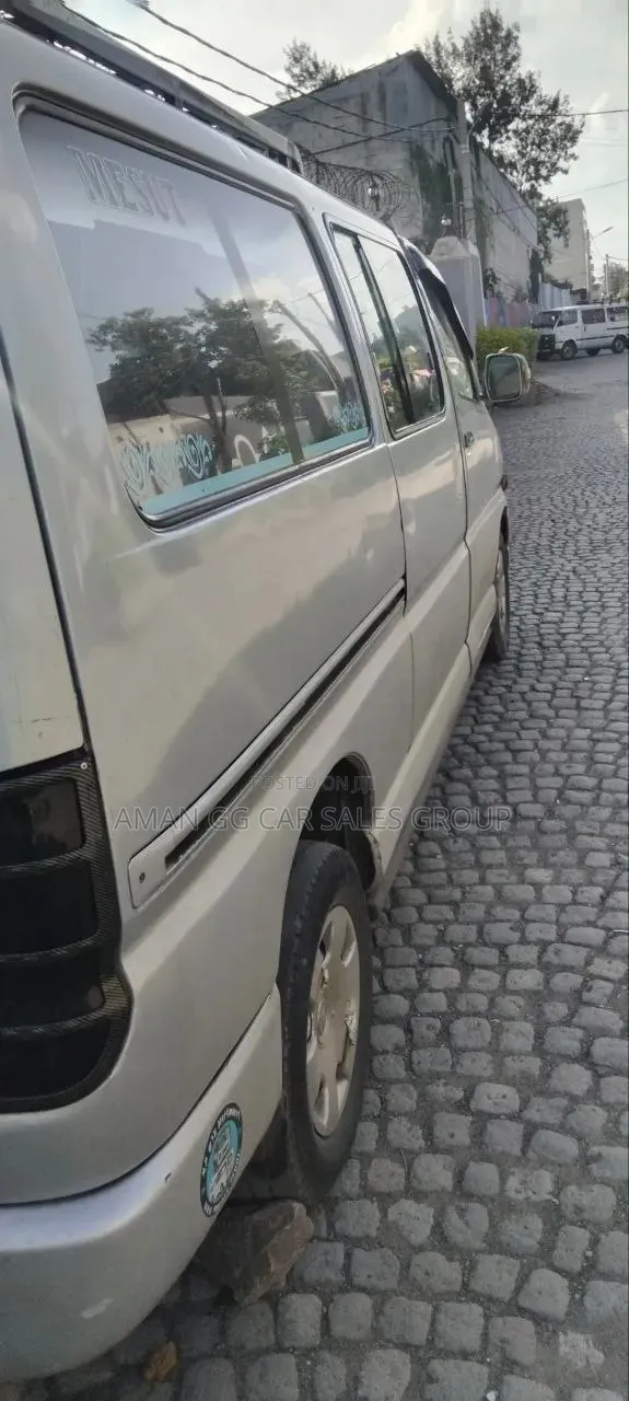Toyota HiAce 2006 Silver