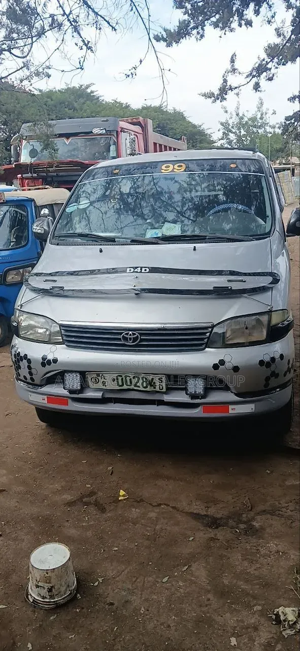 Toyota HiAce 2006 Silver