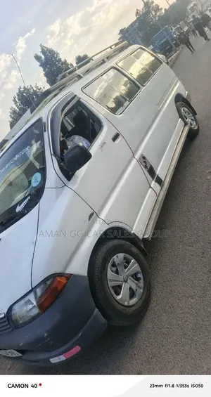 Toyota HiAce 2006 White