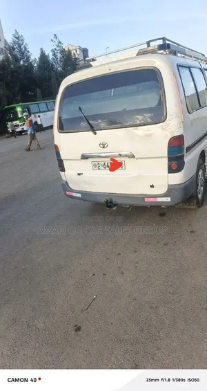 Toyota HiAce 2006 White